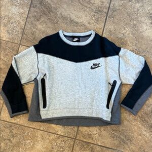 Nike Women’s Colorblock Sweatshirt